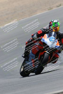 media/Apr-09-2023-SoCal Trackdays (Sun) [[333f347954]]/Turn 10 (115pm)/